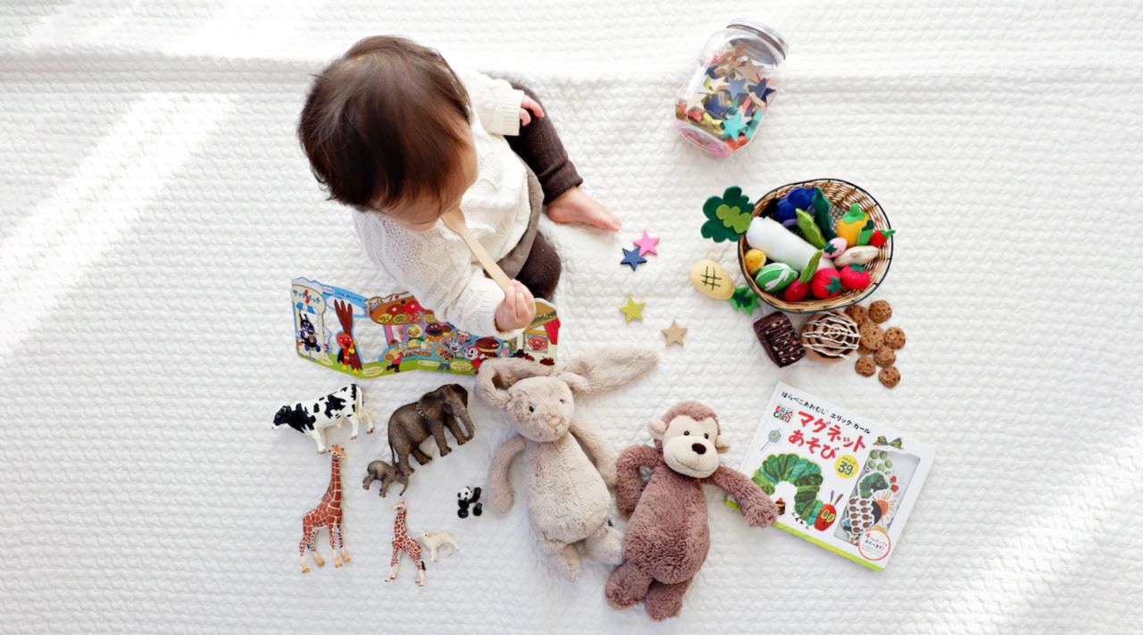 Toys for your new-born baby to accelerate their cognitive growth process